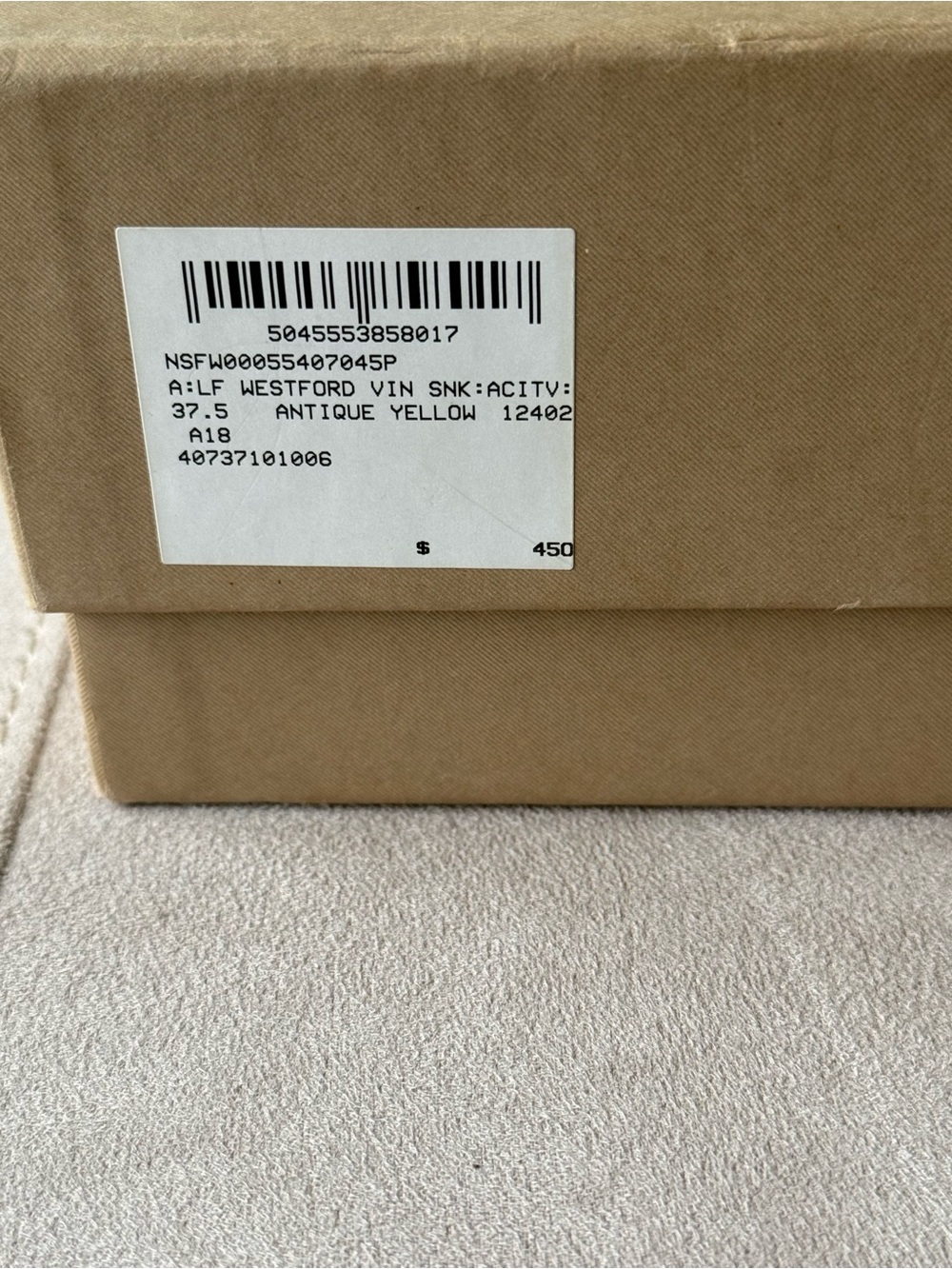 Burberry Beige Women’s sneaker Low-Top Sneakers with Black Laces and Red Accent - Picture 4 of 7
